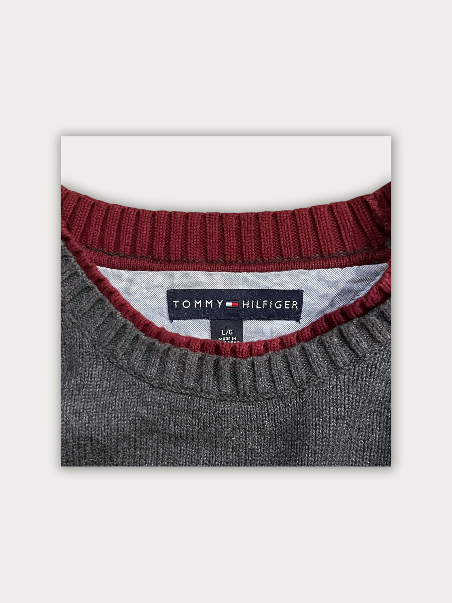 Vintage Y2K Tommy Hilfiger Sweater