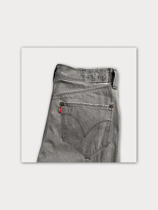Levis Enginereed Jeans
